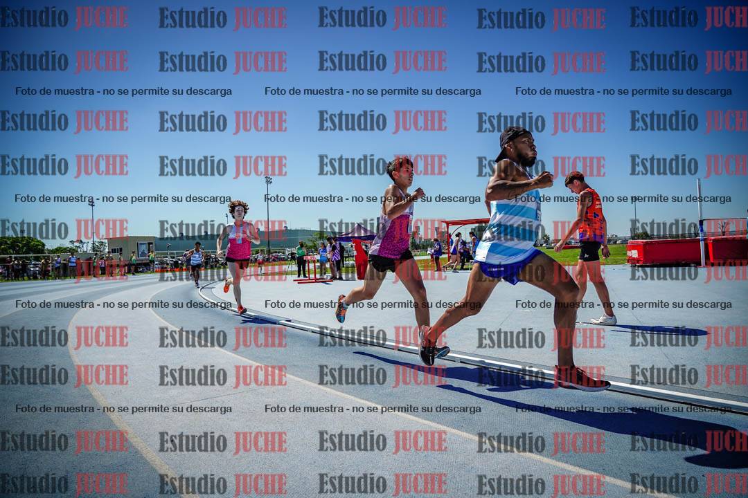 Fotos de los 800 m llanos de varones