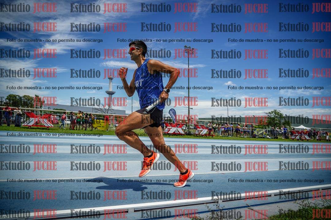 Fotos durante el transcurso de los relevos 20' para running teams - serie 2