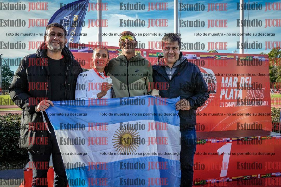 Fotos de algunos extras y podios del día 2
