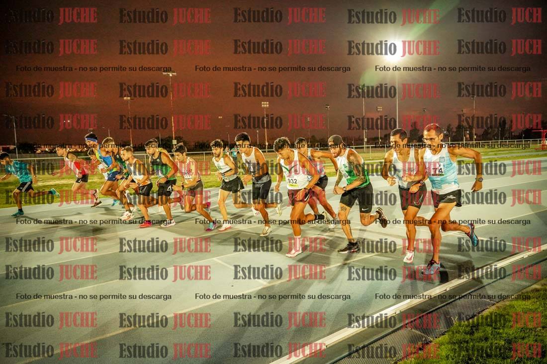 Fotos de los 3000 m llanos de varones