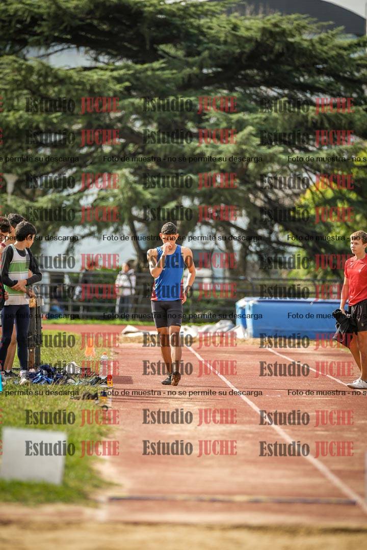 Fotos del salto en largo de varones - incluye U16