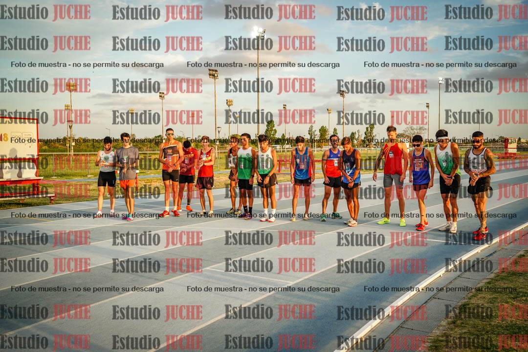 Fotos de los 3000 m llanos de varones