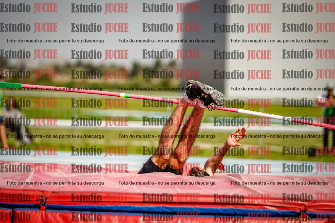Fotos del salto en alto de varones