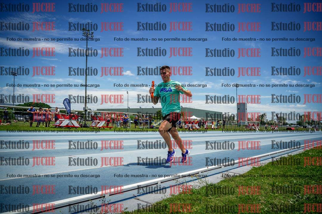 Fotos durante el transcurso de los relevos 20' para running teams - serie 2
