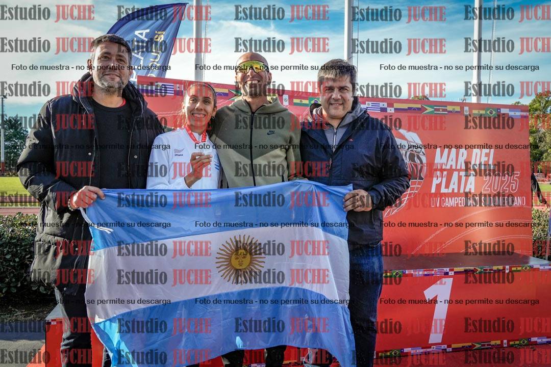 Fotos de algunos extras y podios del día 2