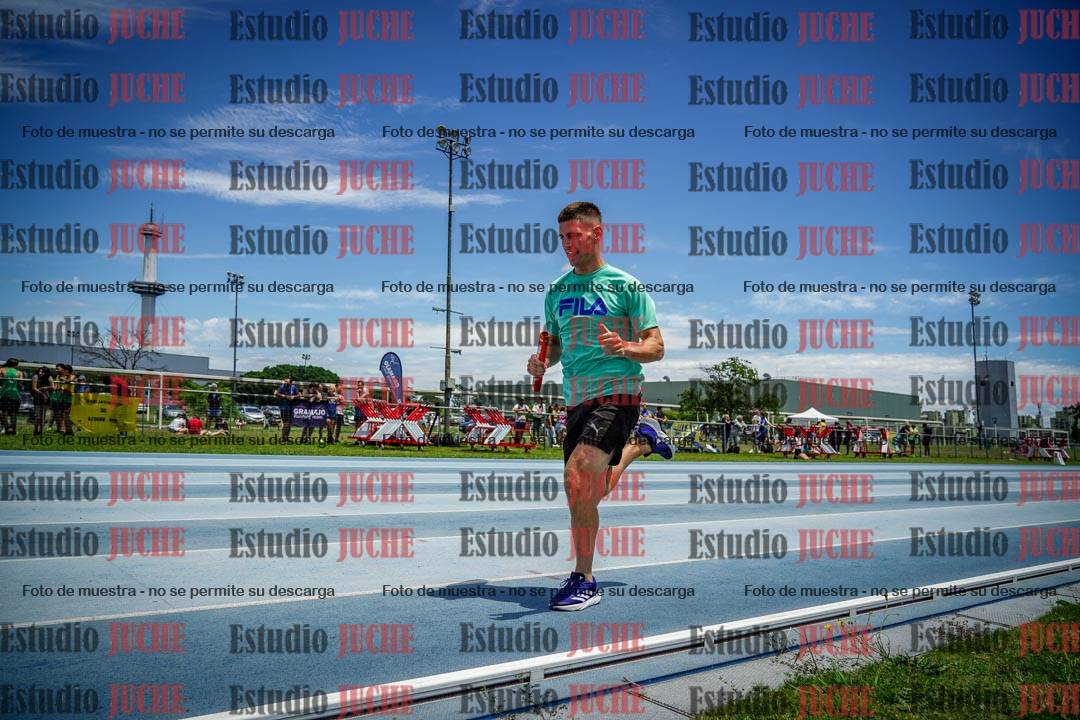 Fotos durante el transcurso de los relevos 20' para running teams - serie 2