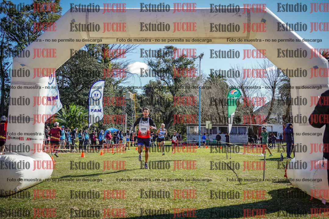 Fotos de la llegada del cross de 1500 m