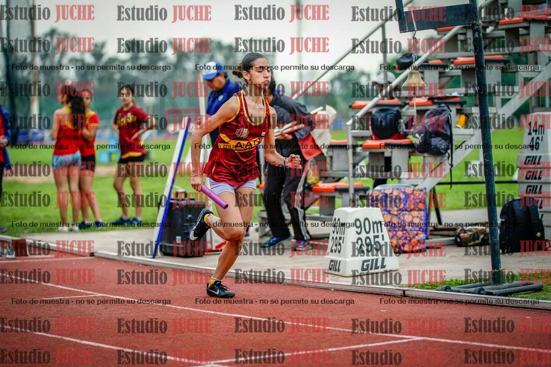 Fotos de las postas 8x200 m mixtas