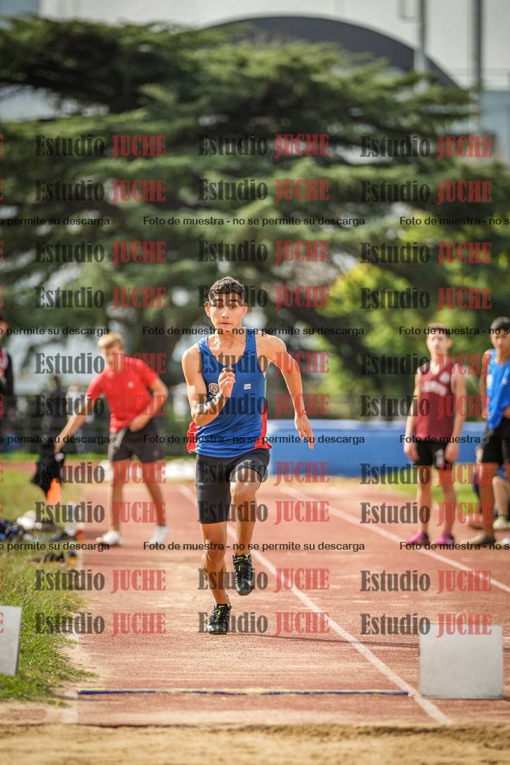 Fotos del salto en largo de varones - incluye U16
