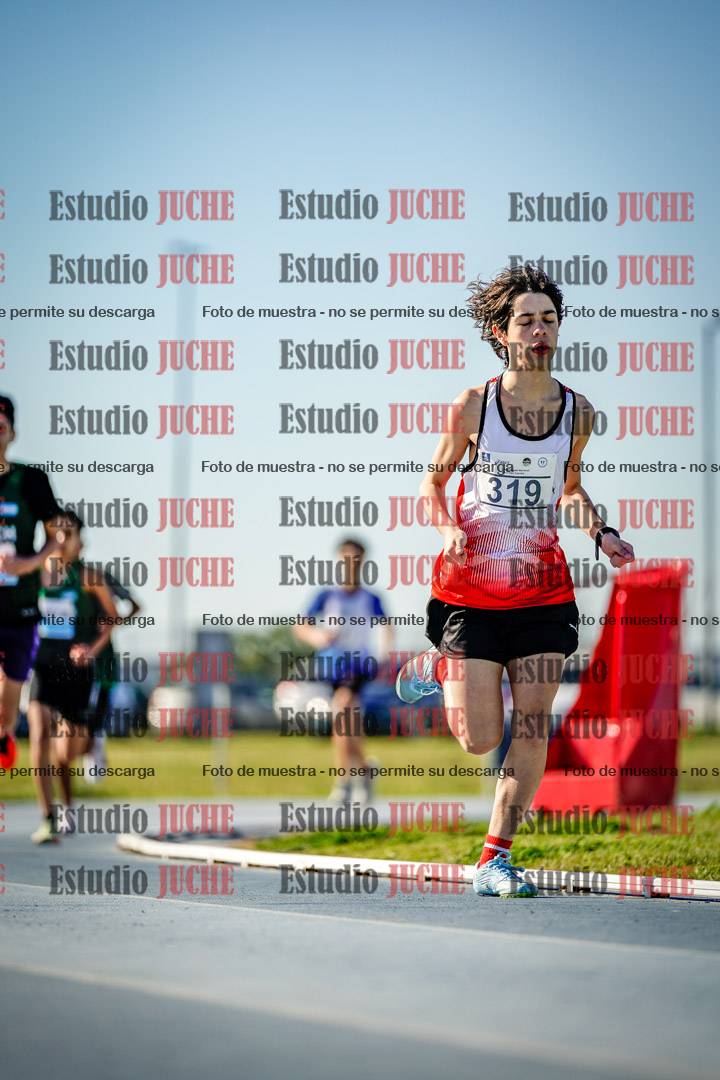 Fotos de los 2000 m llanos de varones