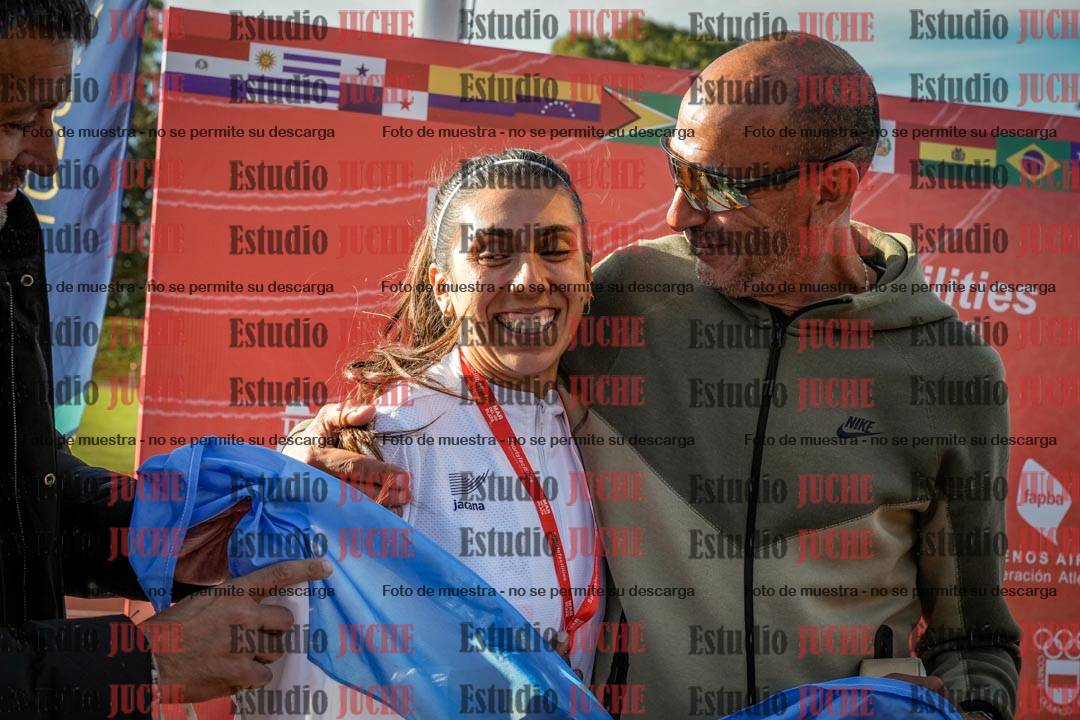 Fotos de algunos extras y podios del día 2