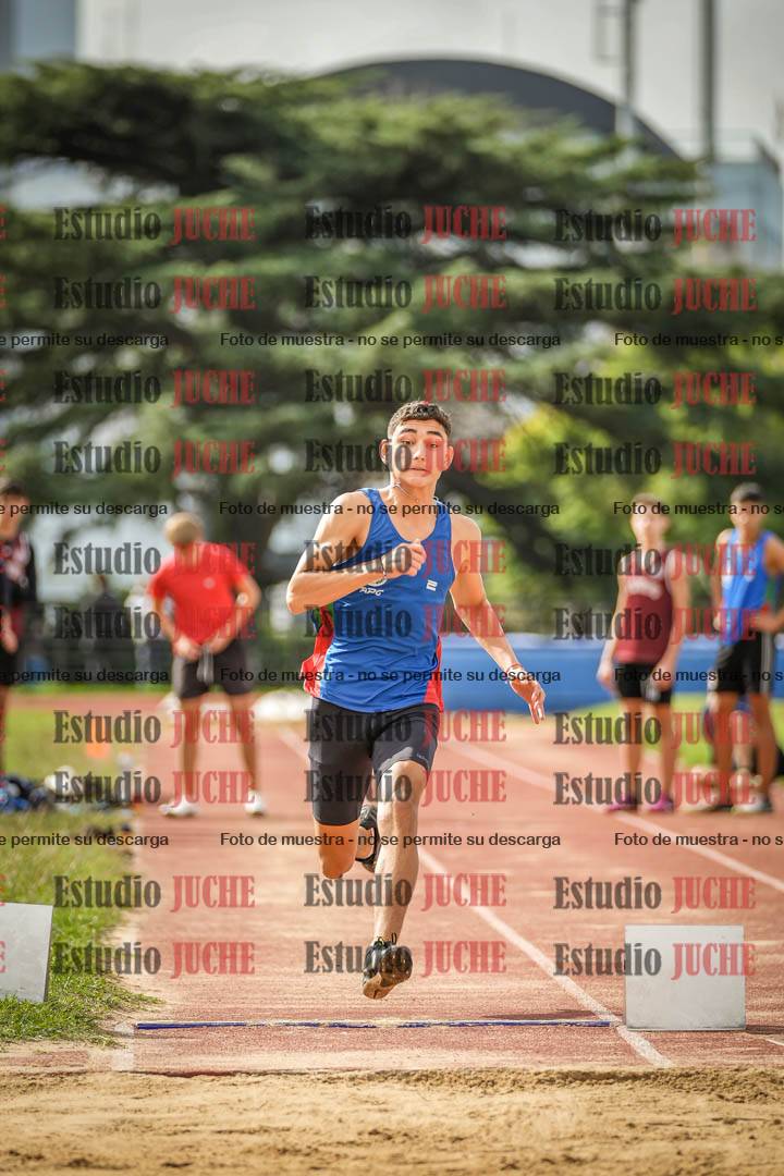 Fotos del salto en largo de varones - incluye U16