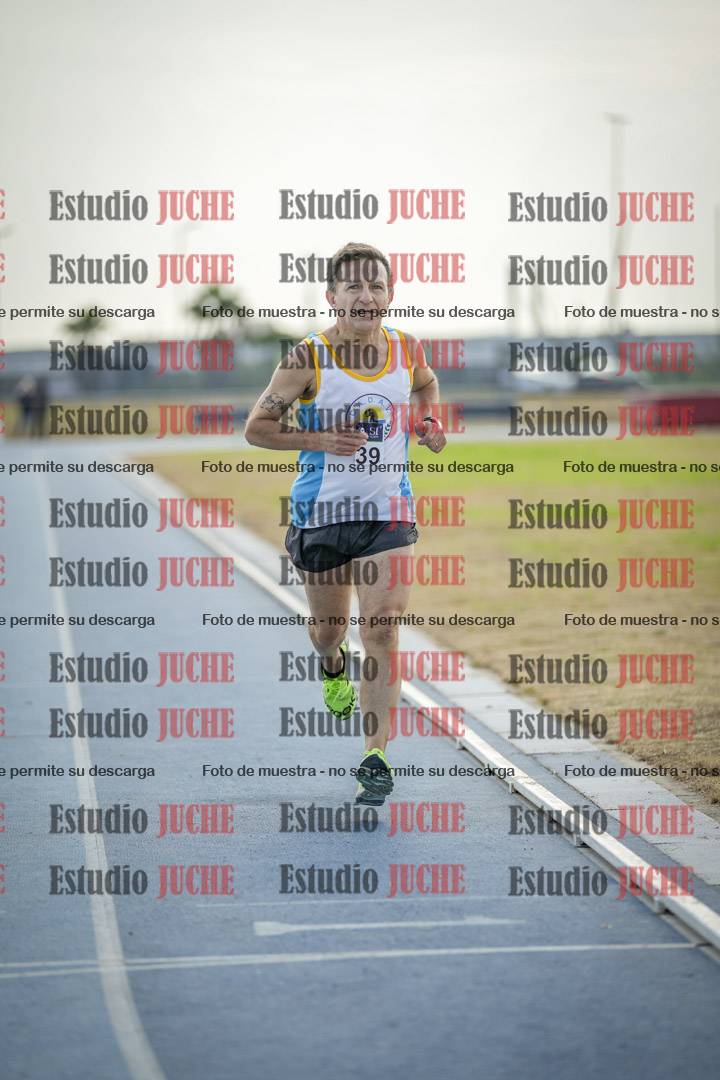 Fotos de los 800 m llanos de varones