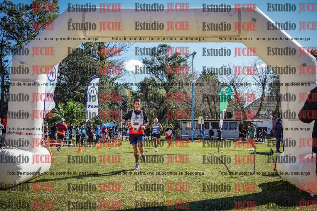 Fotos de la llegada del cross de 1500 m