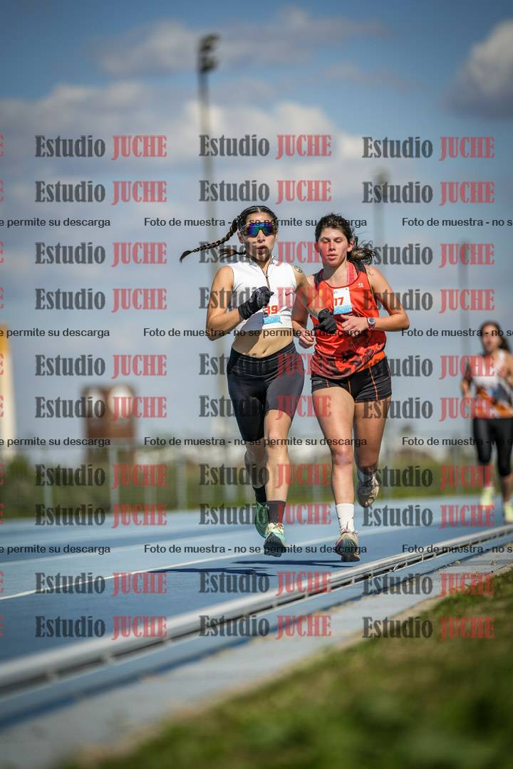 Fotos de los 5000 m llanos de mujeres y varones