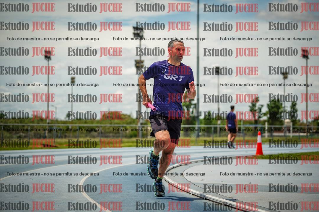 Fotos durante el transcurso de los relevos 20' para running teams - serie 2