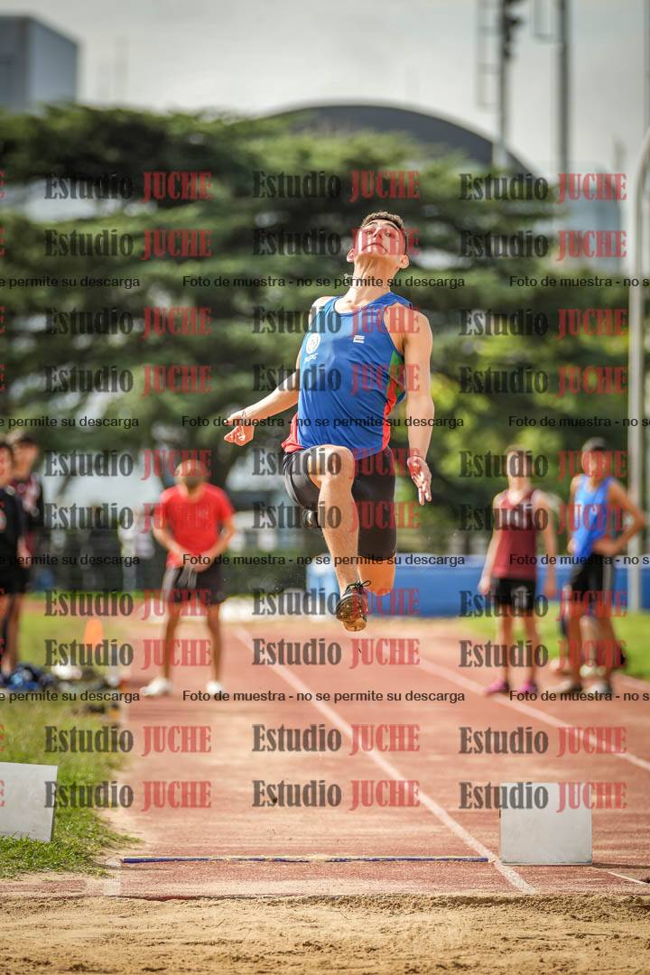 Fotos del salto en largo de varones - incluye U16