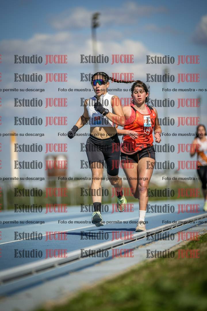 Fotos de los 5000 m llanos de mujeres y varones