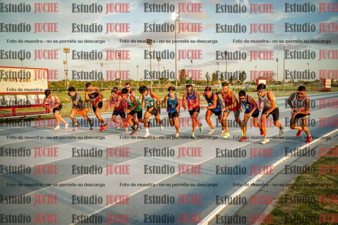 Fotos de los 3000 m llanos de varones