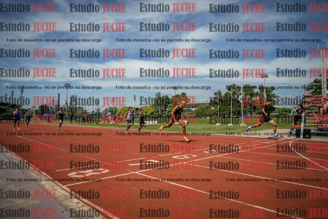 Fotos de los 400 m llanos de varones
