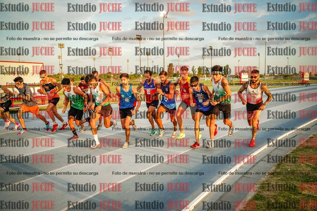 Fotos de los 3000 m llanos de varones