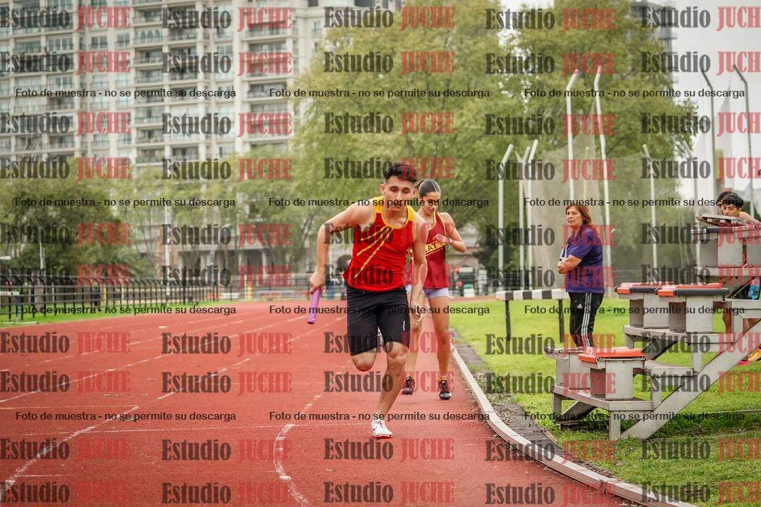 Fotos de las postas 8x200 m mixtas