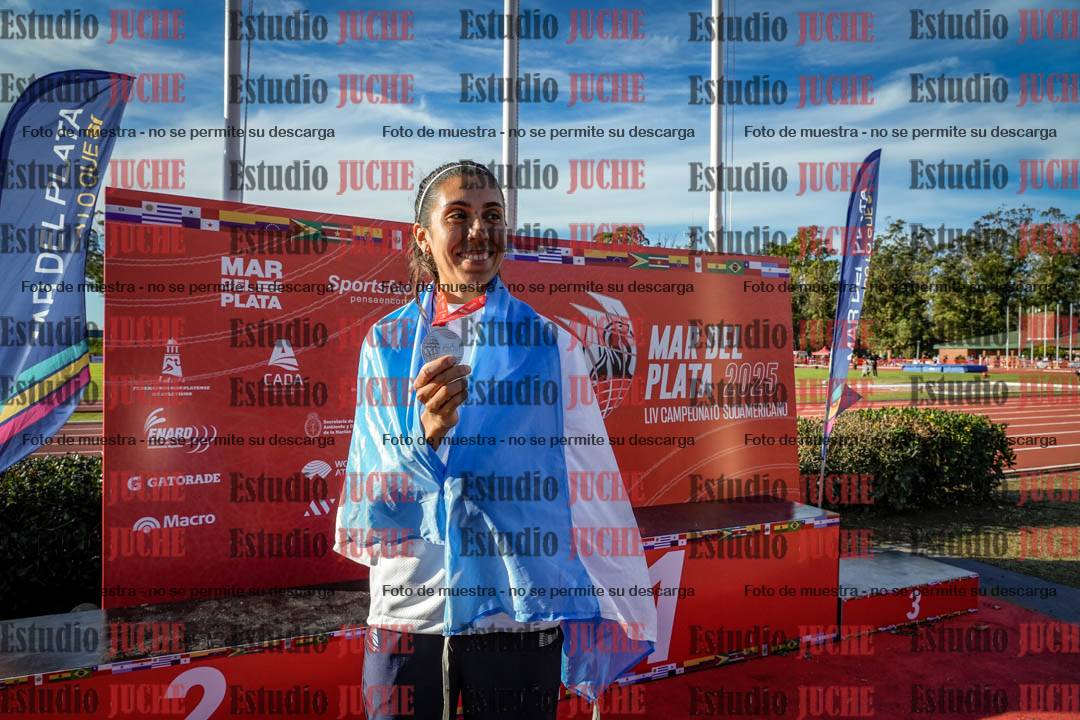 Fotos de algunos extras y podios del día 2