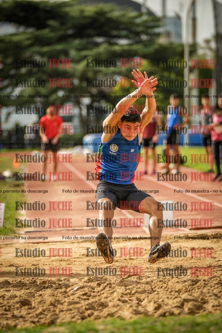 Fotos del salto en largo de varones - incluye U16