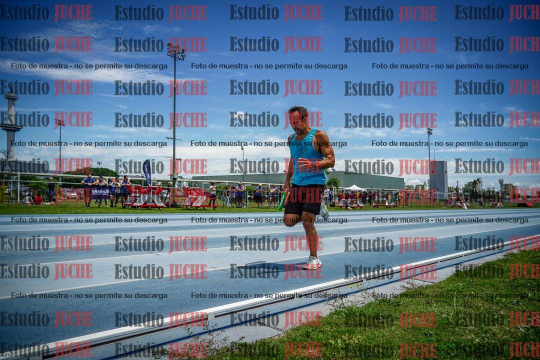 Fotos durante el transcurso de los relevos 20' para running teams - serie 2