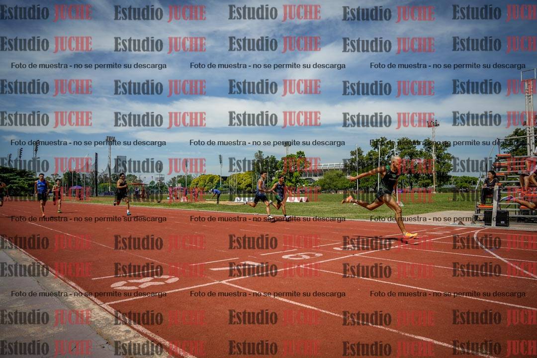 Fotos de los 400 m llanos de varones