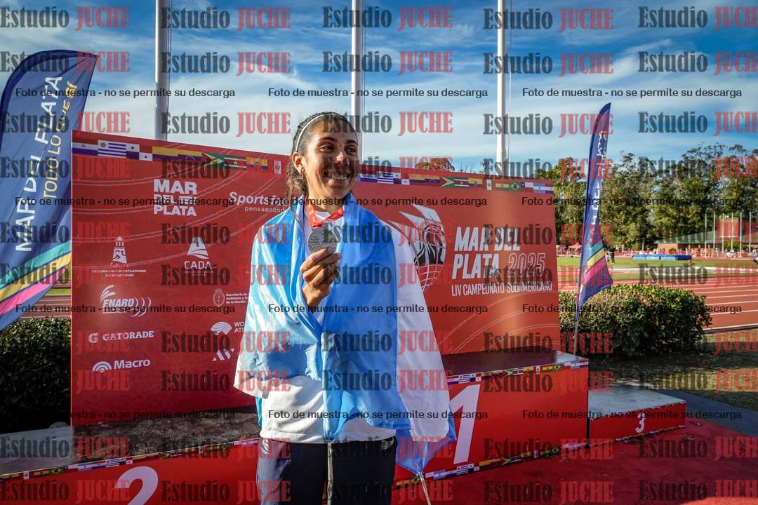 Fotos de algunos extras y podios del día 2