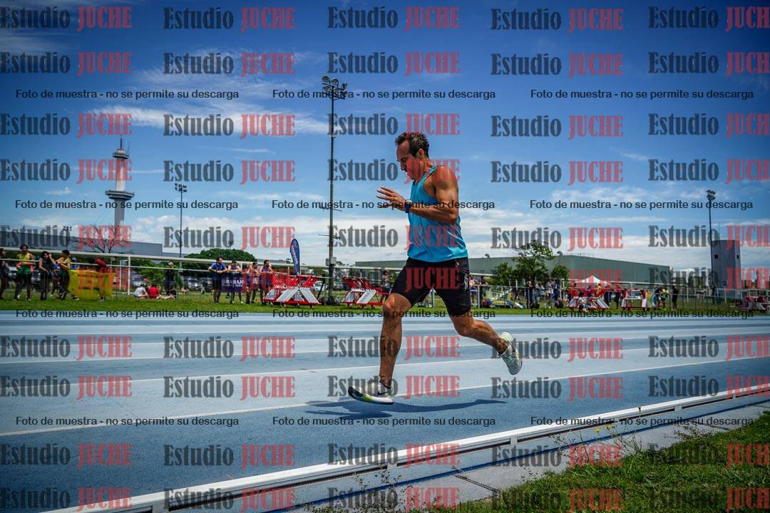Fotos durante el transcurso de los relevos 20' para running teams - serie 2