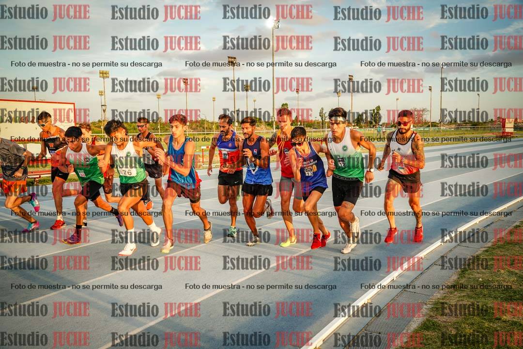 Fotos de los 3000 m llanos de varones