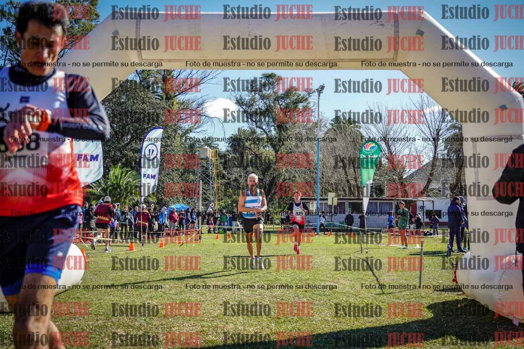 Fotos de la llegada del cross de 1500 m
