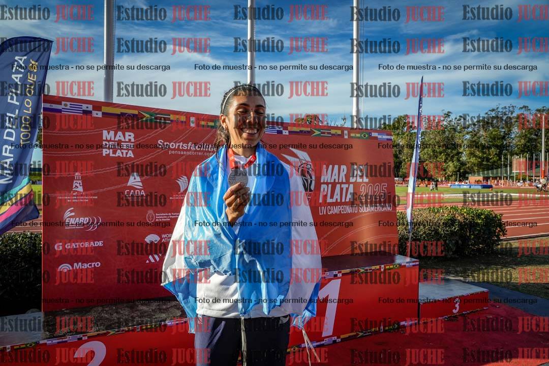 Fotos de algunos extras y podios del día 2