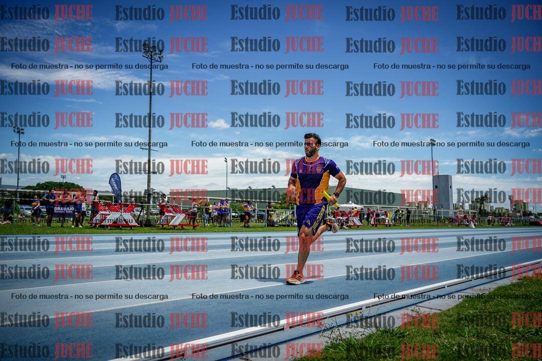 Fotos durante el transcurso de los relevos 20' para running teams - serie 2