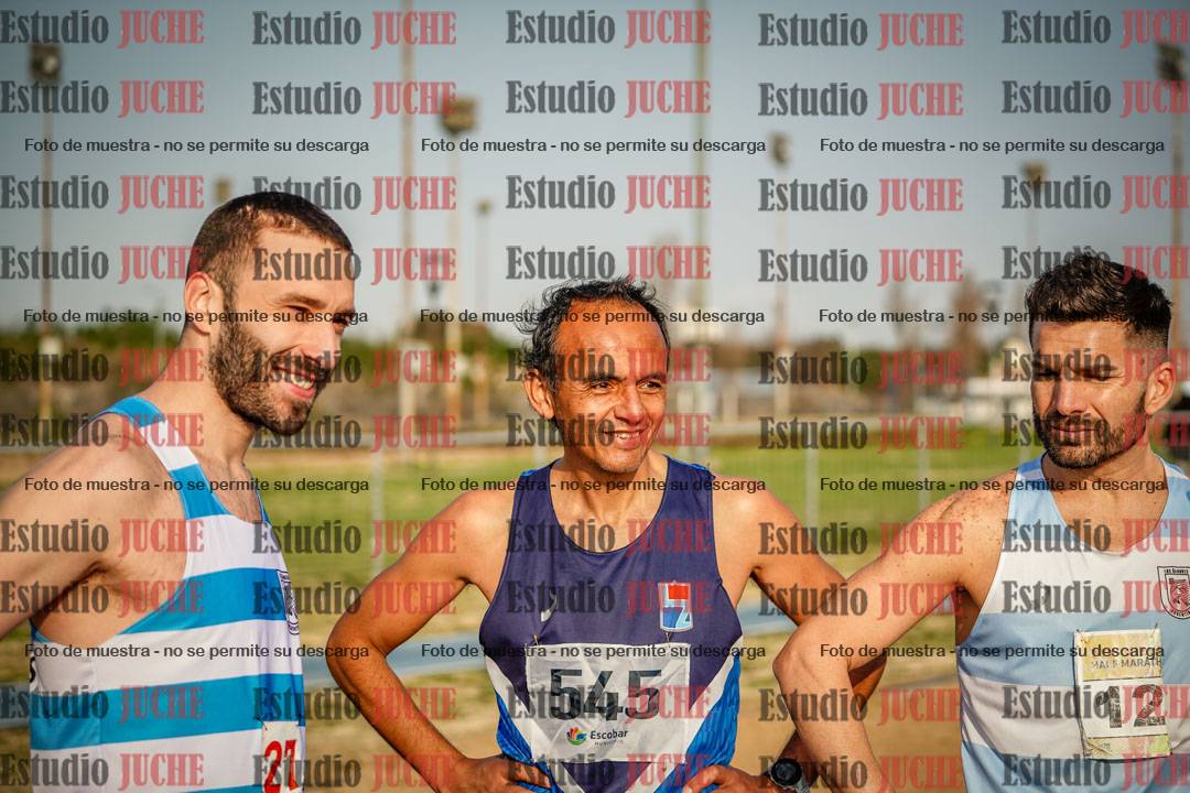 Fotos de los 3000 m llanos de varones