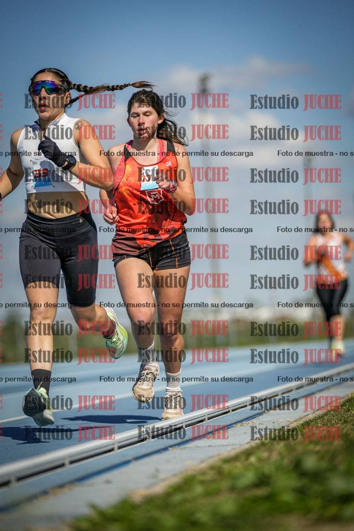 Fotos de los 5000 m llanos de mujeres y varones