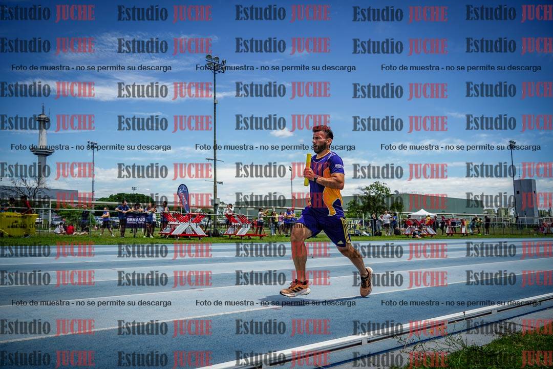 Fotos durante el transcurso de los relevos 20' para running teams - serie 2