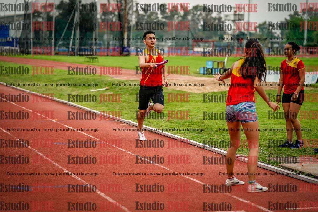 Fotos de las postas 8x200 m mixtas