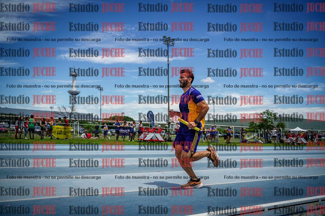 Fotos durante el transcurso de los relevos 20' para running teams - serie 2