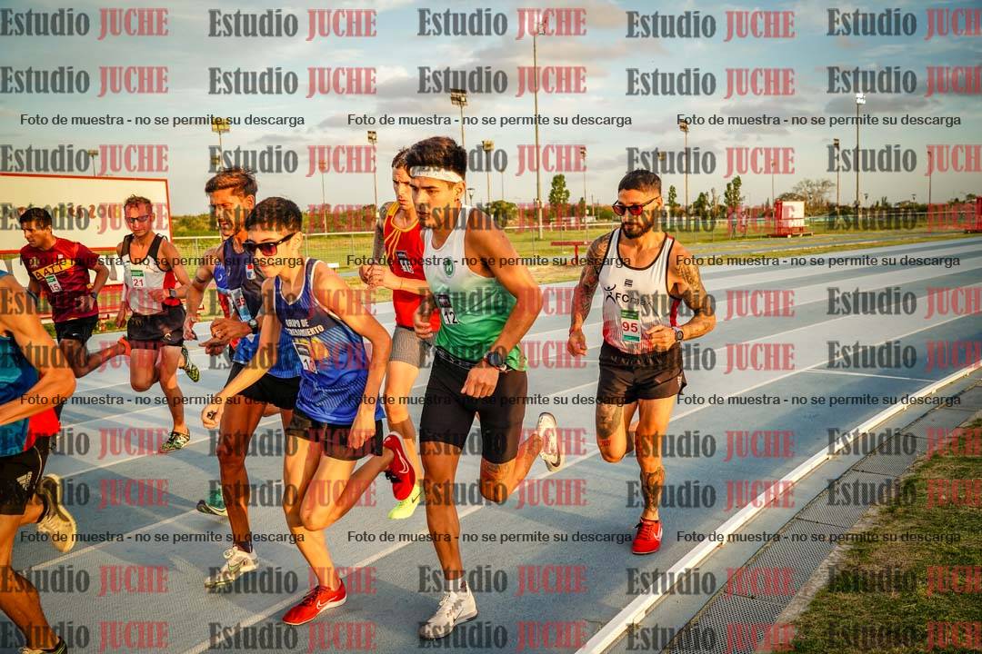 Fotos de los 3000 m llanos de varones