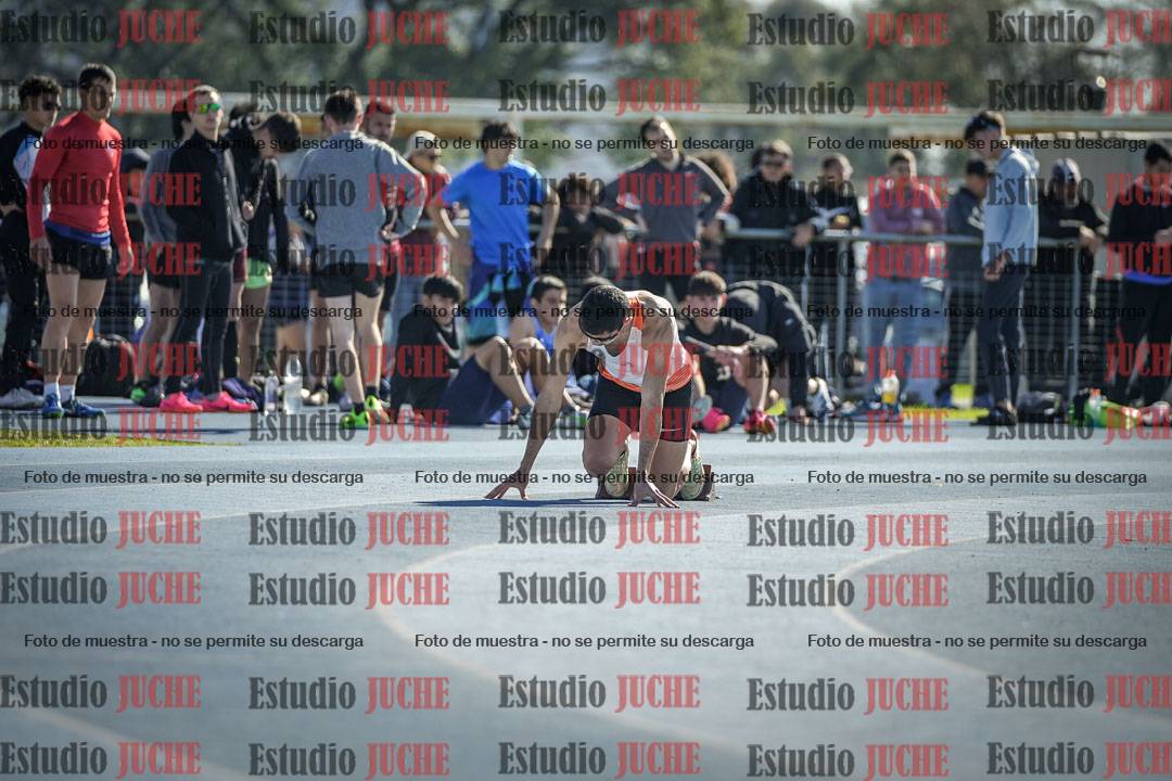 Fotos de los 400 m llanos de varones