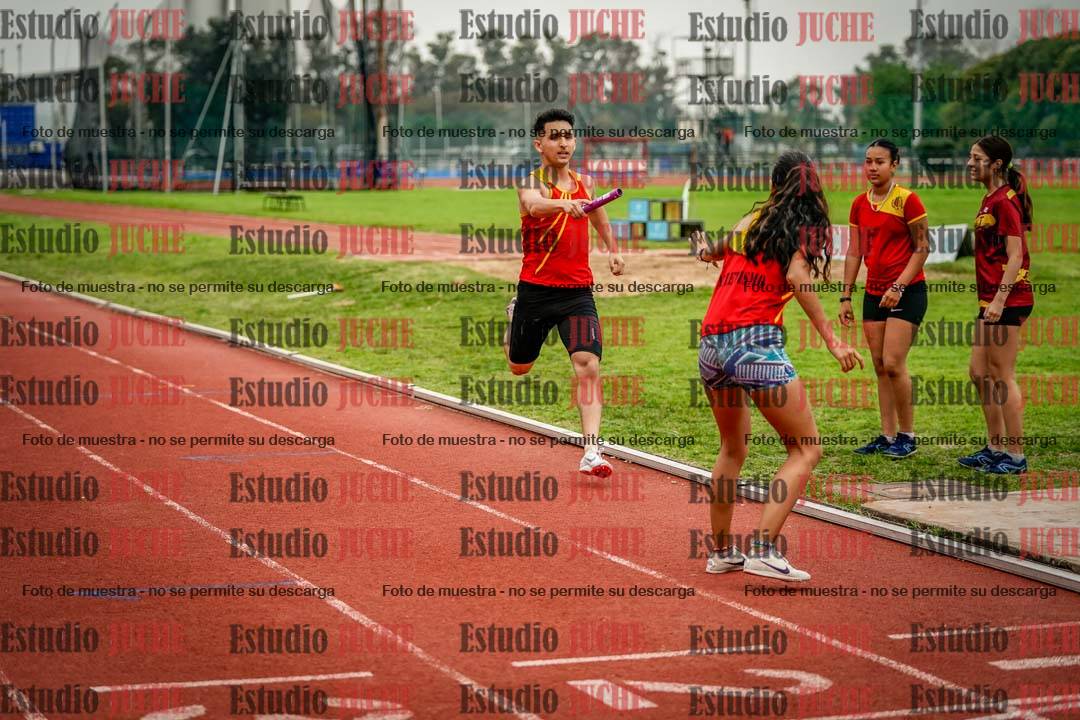 Fotos de las postas 8x200 m mixtas