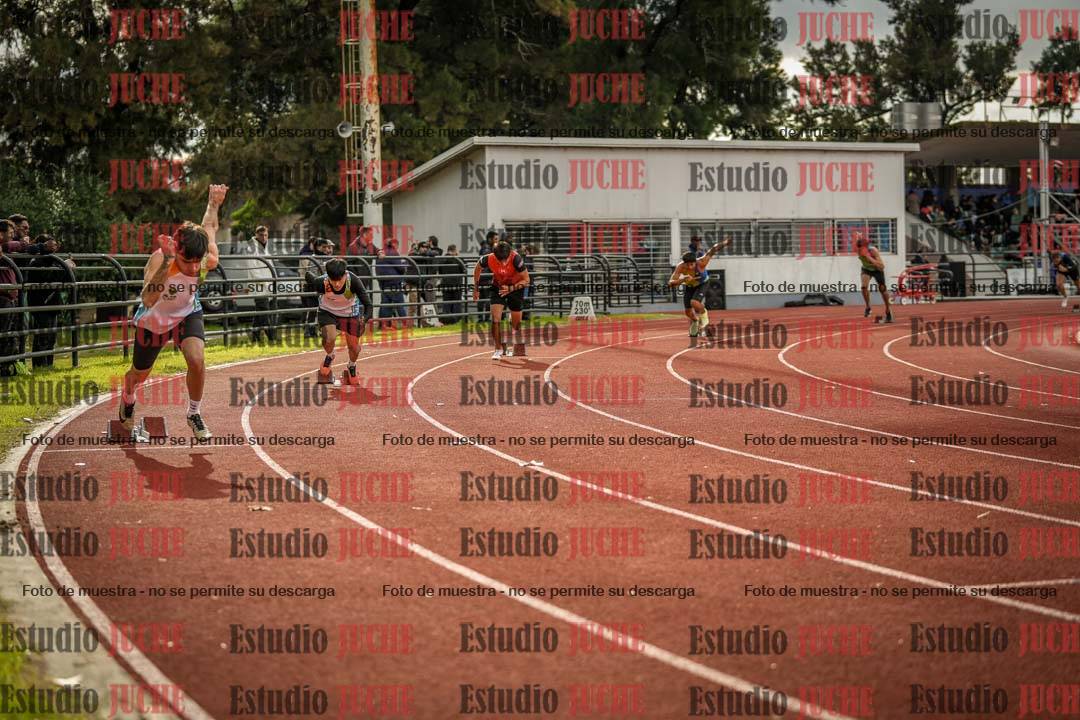 Fotos de los 400 m llanos de varones