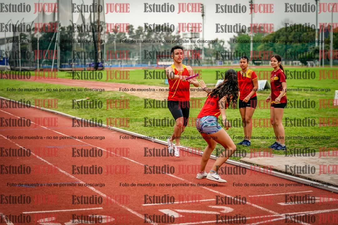 Fotos de las postas 8x200 m mixtas