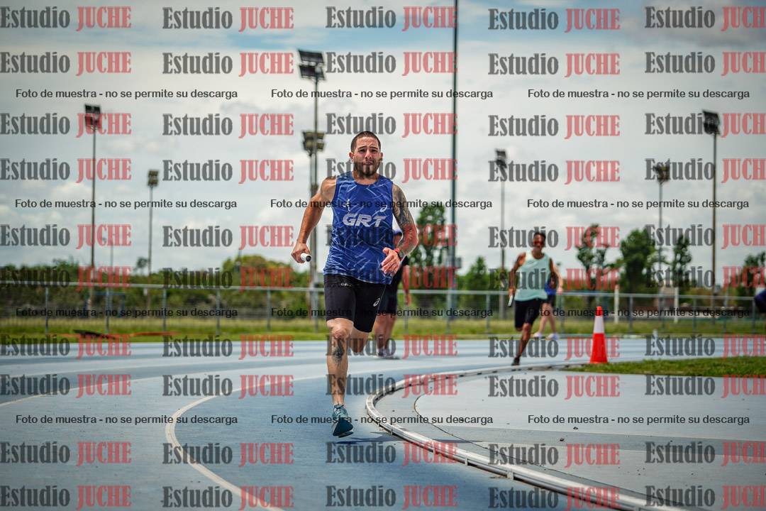Fotos durante el transcurso de los relevos 20' para running teams - serie 2