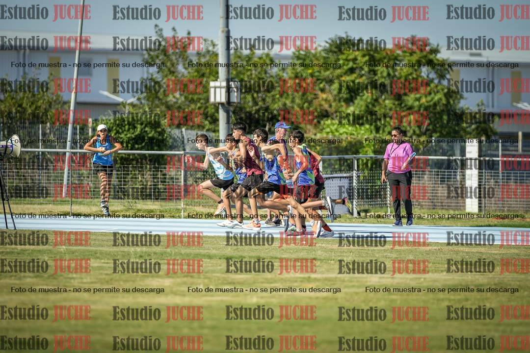 Fotos de los 600 m llanos de varones