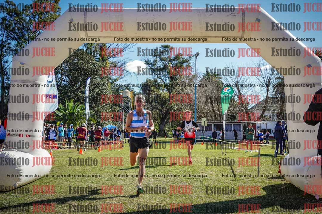 Fotos de la llegada del cross de 1500 m
