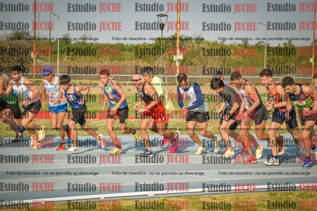 Fotos de los 3000 m llanos de varones